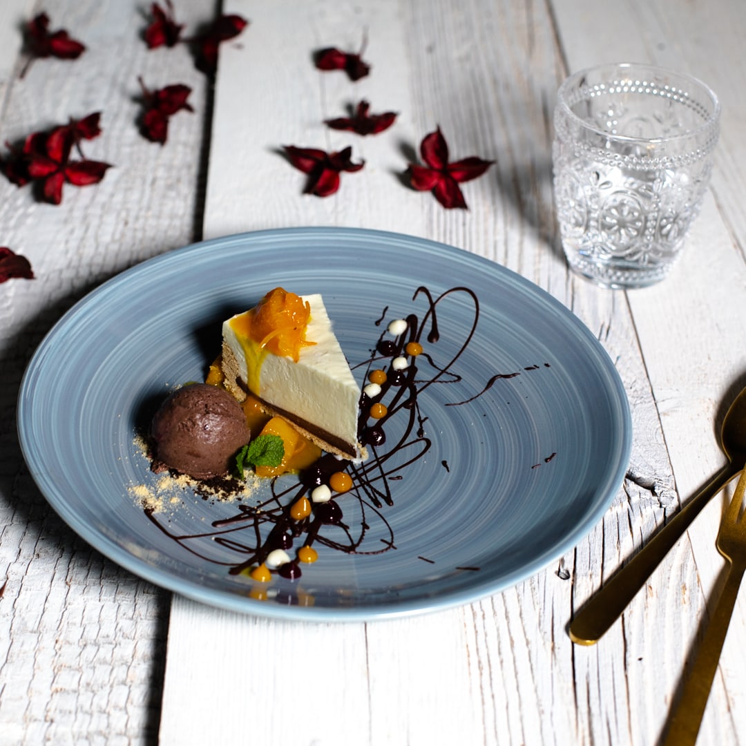 Waldfruchteis mit geeistem Cheesecake